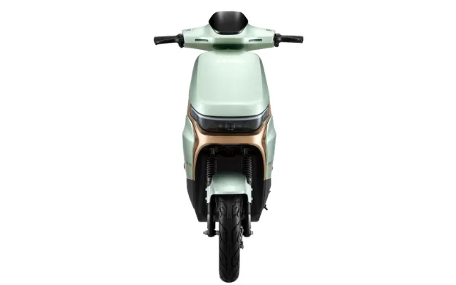 Revoo A11 Revoo A11 front