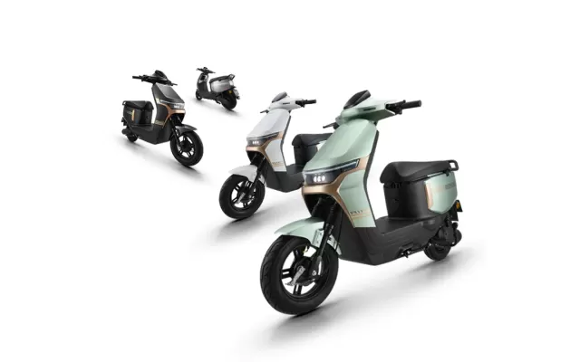 Revoo A11 Revoo A11 side