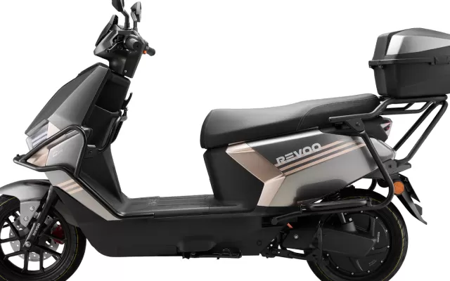 Revoo C35 Revoo C35 side