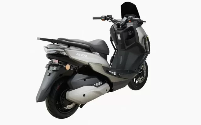 Revoo E52 Revoo E52 back