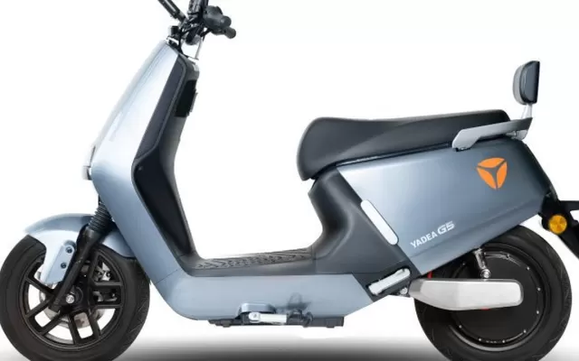 Yadea M3 Yadea M3 grey side